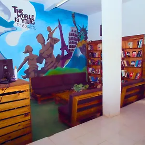 International House Ostello